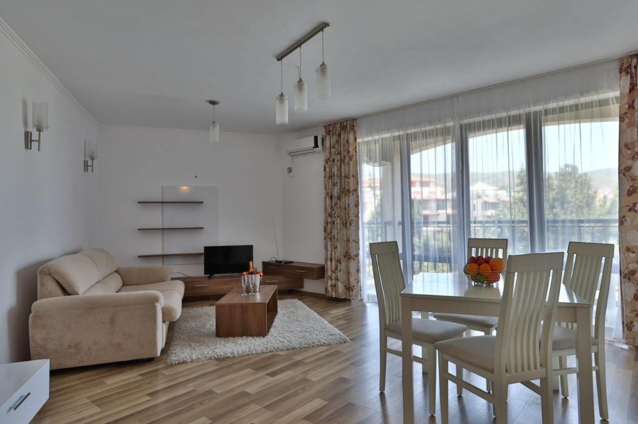 Vip Club Dolphin Coast Aparthotel Slăntjev Brjag Exteriör bild