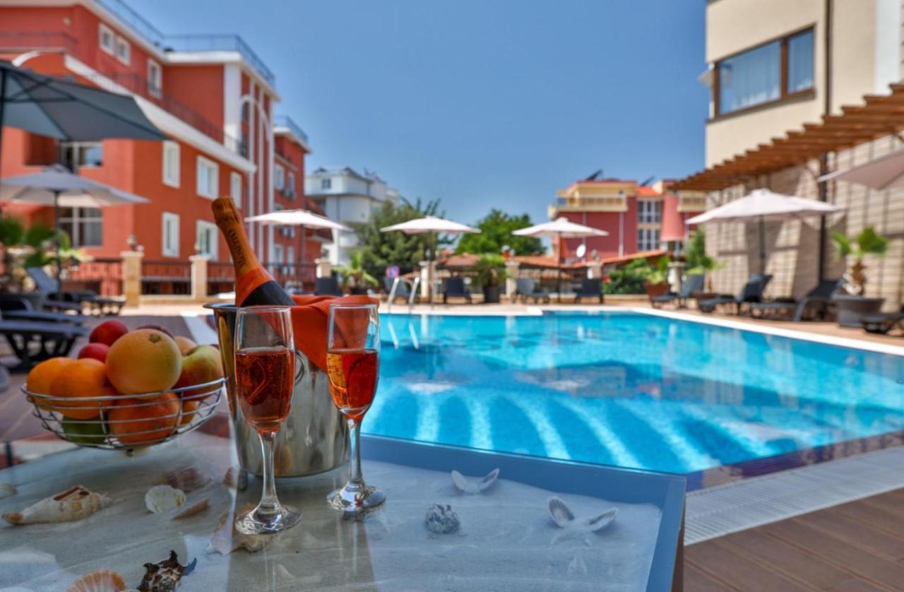 Vip Club Dolphin Coast Aparthotel Slăntjev Brjag Exteriör bild